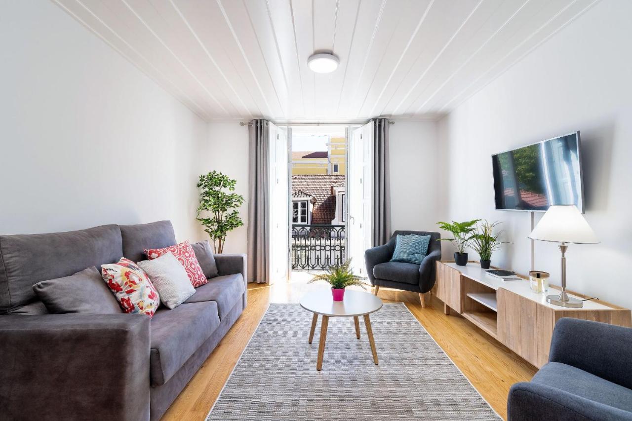 Amazing 1Bdr Apartment In Chiado By Lovelystay Лиссабон Экстерьер фото